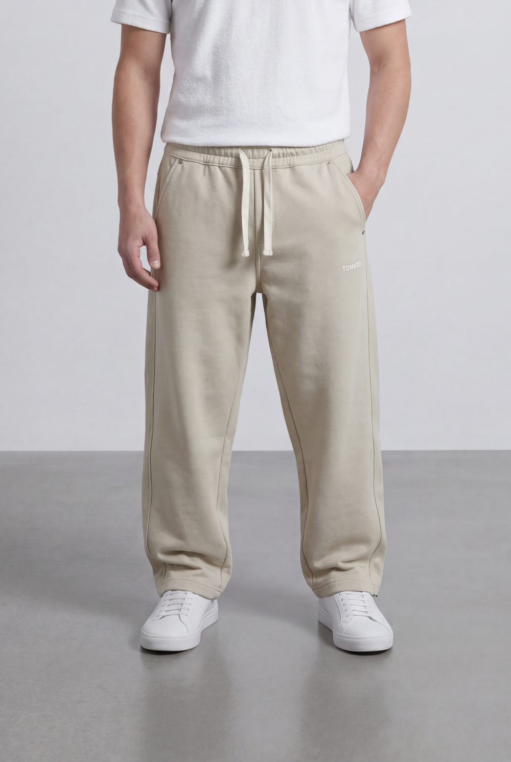 Men’s Oversize Sweatpants Minimal Logo Detail