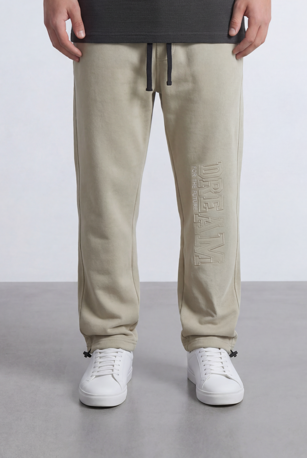 Men’s Oversize Sweatpants Embossed Side Logo